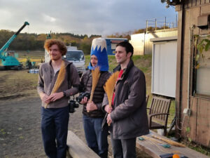 茅（茅）でほうきを作りました