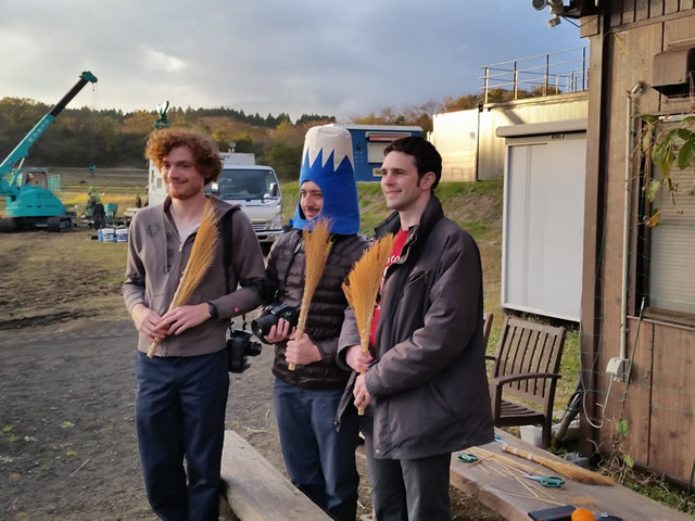 茅（茅）でほうきを作りました